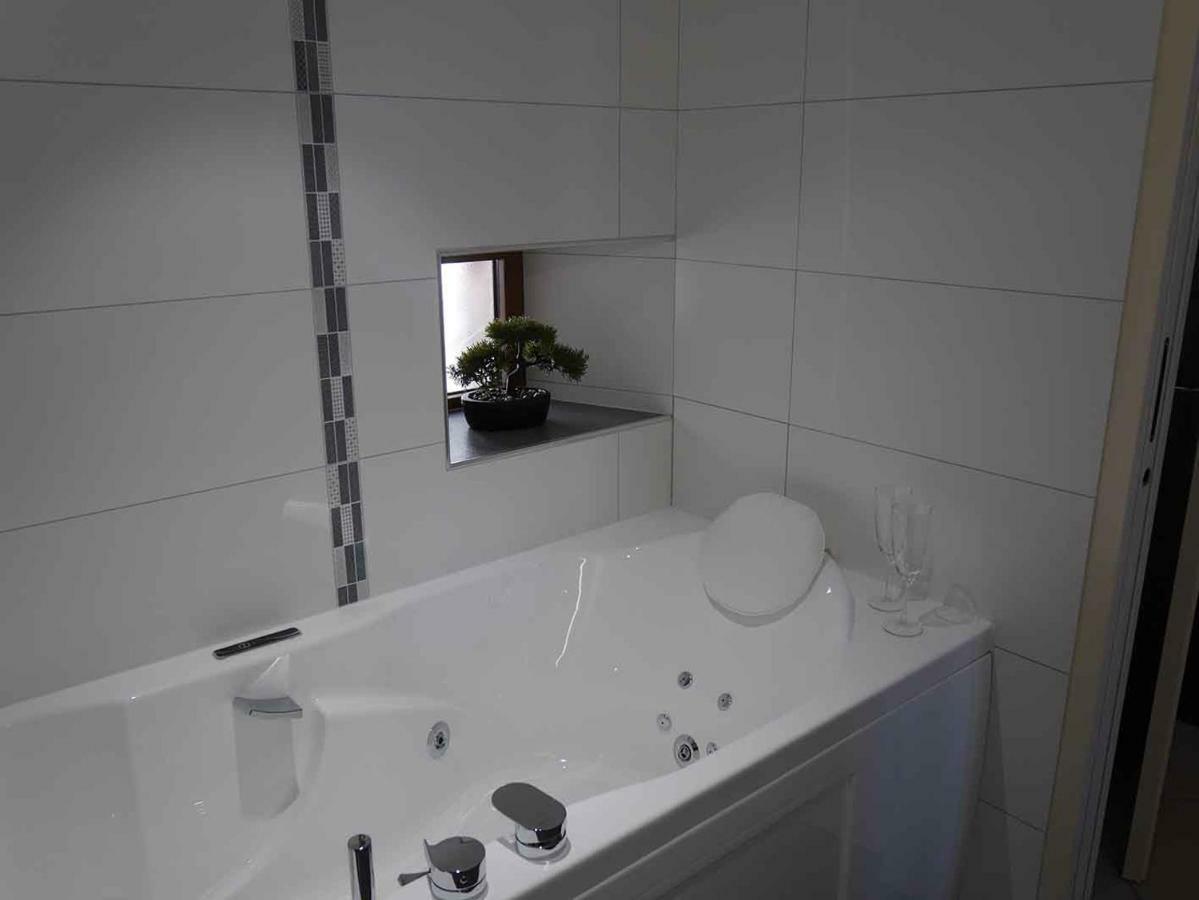 Le Bacchus Villa Chablis Bagian luar foto